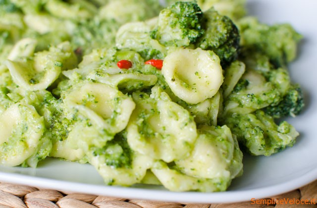 Orecchiette con patate e broccoli